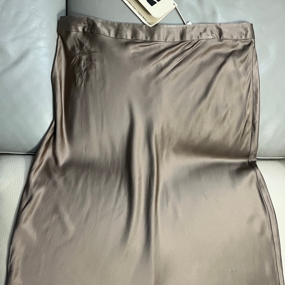 NWT - Frank & Oak Women’s Satin Midi Skirt - Size L - Picture 5 of 9